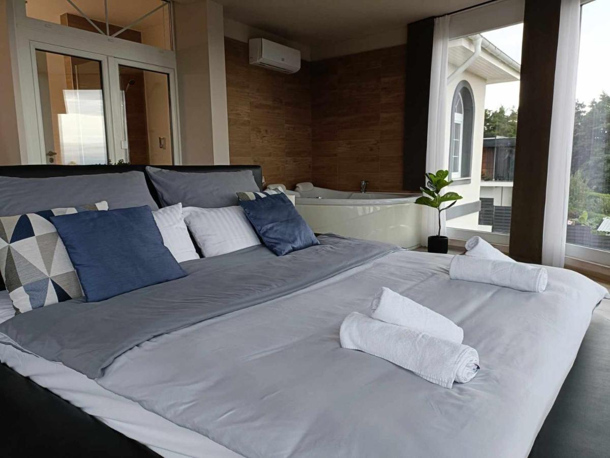 West Panorama Penthouse - Apartment With A Fantastic View Of The City Szombathely Exterior foto